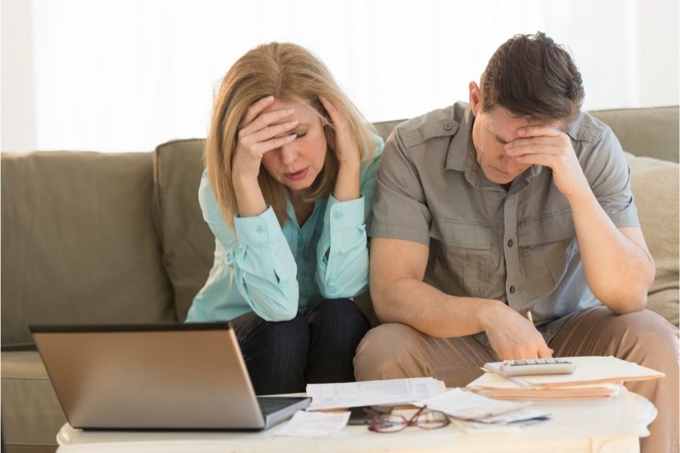 11 dicas para sair das dívidas e evitar novas despesas