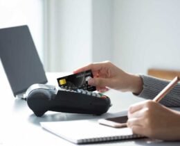 XP libera cartão de crédito para clientes com investimentos a partir de R$5 mil