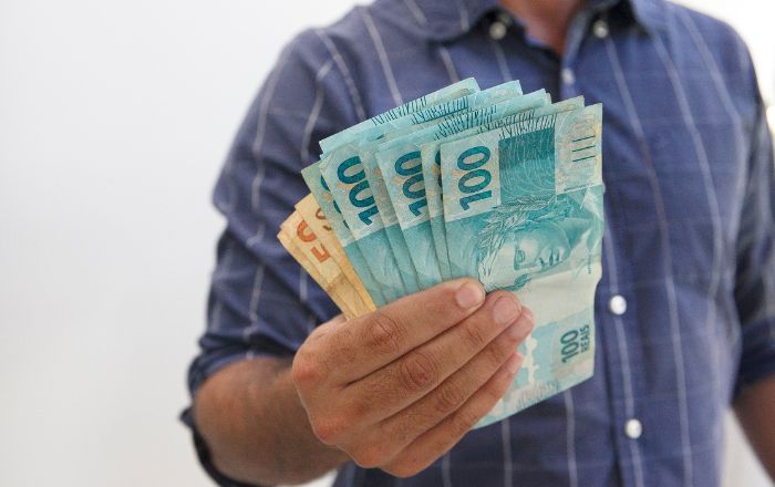 Câmara aprova MP de empréstimo consignado em até 40% para beneficiários do Auxílio Brasil