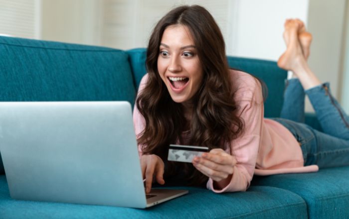 Como fazer dinheiro com o cartão de crédito? Aprenda!
