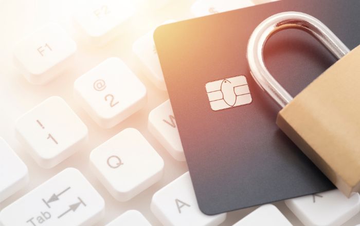 Como manter o cartão de crédito seguro e evitar fraudes? Aprenda!