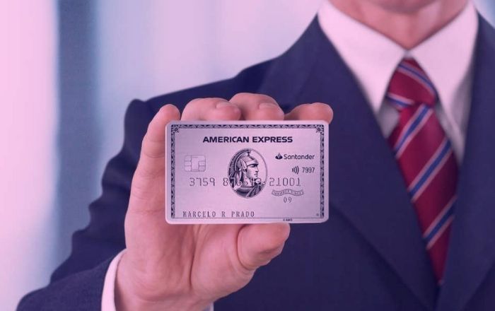 Santander prorroga promoção de anuidade grátis vitalícia dos cartões Amex Gold e Platinum