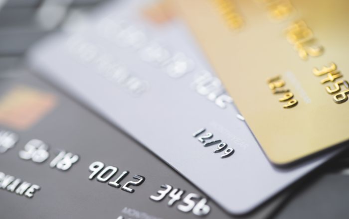 Cartões de crédito terão limitação em cobranças de tarifas