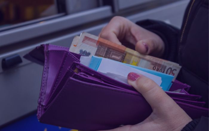 Quem recebe Auxílio Brasil pode fazer empréstimo na Caixa? Descubra!