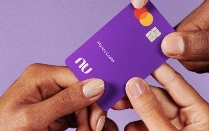 Cartão Nubank tem anuidade? Confira as taxas do banco digital!
