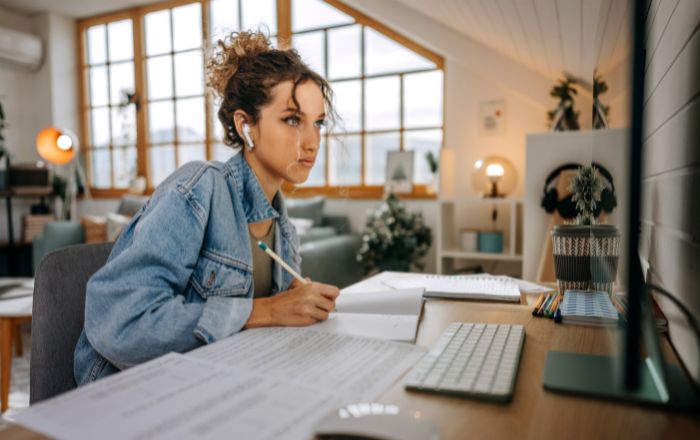 O que é EAD? Conheça os benefícios e desvantagens