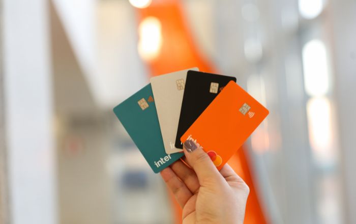 Descubra os melhores cartões de crédito para quem recebe um Salário Mínimo