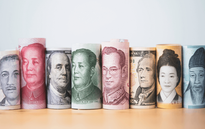 Transferências internacionais de dinheiro: o que são, custos e como fazer?