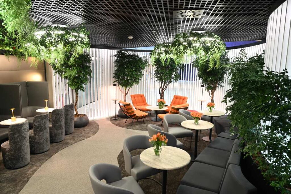 lounge-by-mastercard-black-2