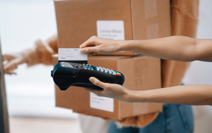 Correios suspendem pagamentos via cartão de crédito e postagens por site e aplicativo