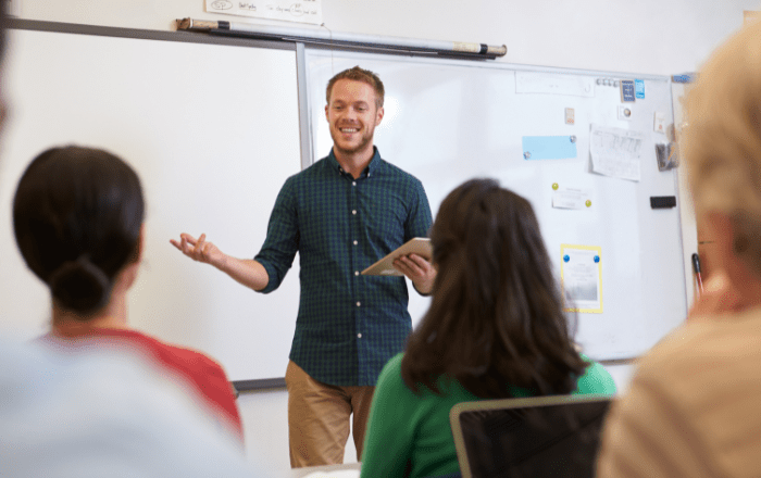Dia do Professor é feriado? Veja quem tem direito à folga em 15 de outubro