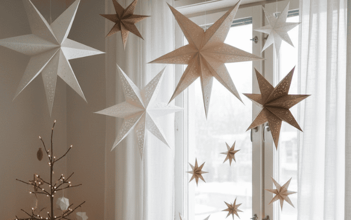 decoração de natal simples - estrelas de papel e origamis