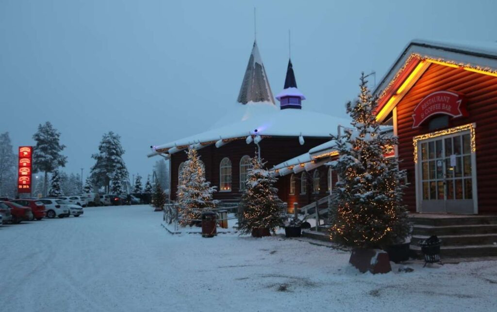 melhores destinos para viajar no Natal - Rovaniemi, Finlândia